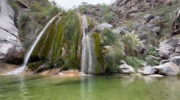 las tumanas paisaje cascada valle fertil